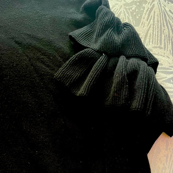 Black sweater with ruffle, - Picture 2 of 4